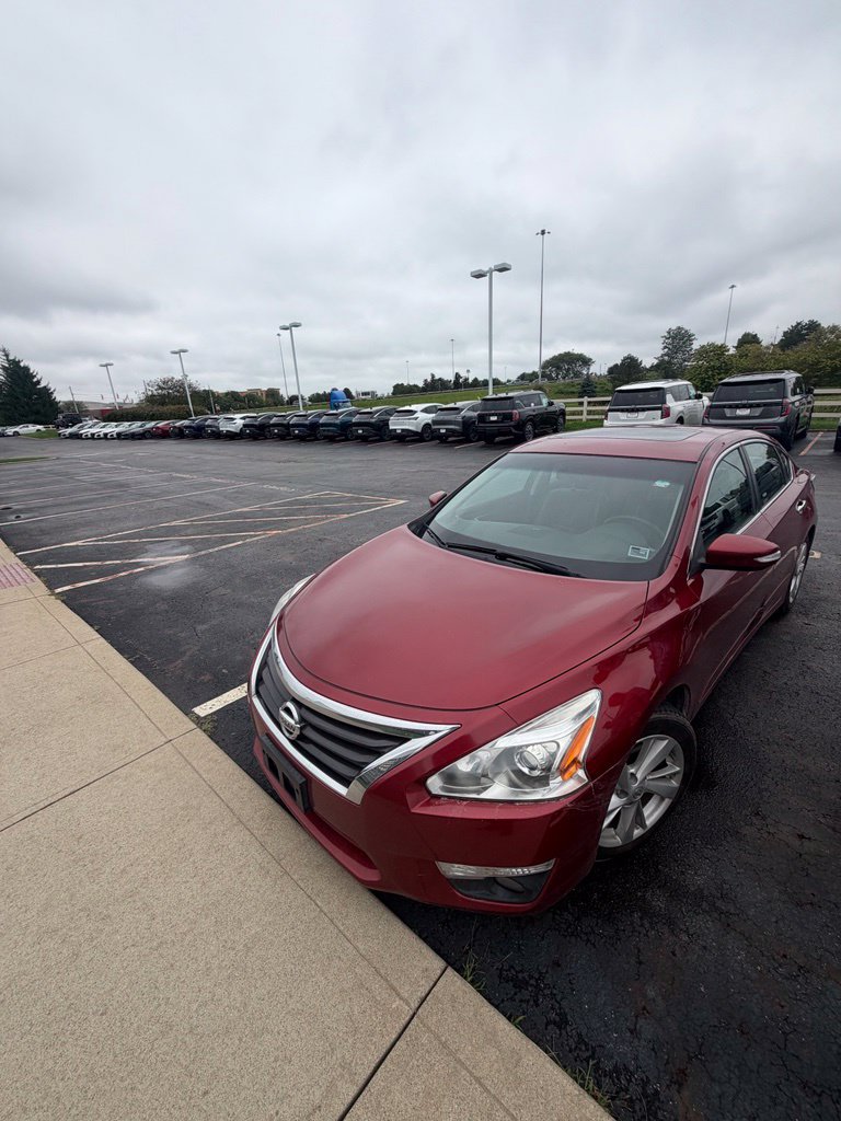 Used 2015 Nissan Altima 2.5 SL w/ Technology Package FWD image 2