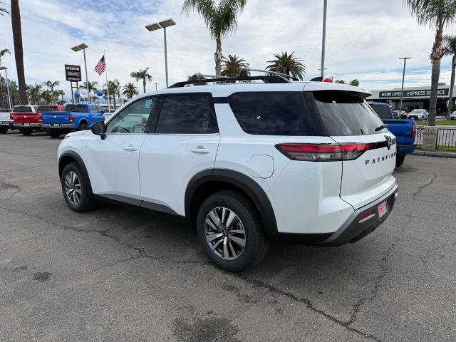 New 2026 Nissan Pathfinder SL image 4