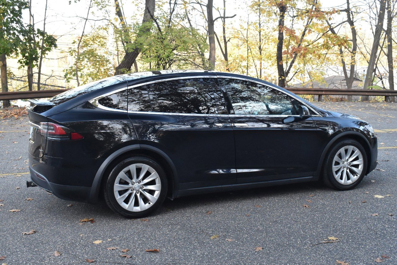 Used 2018 Tesla Model X 75D image 10
