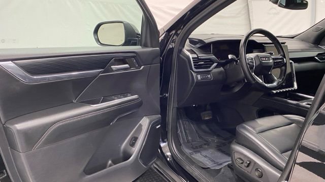 Used 2024 GMC Acadia Elevation image 32