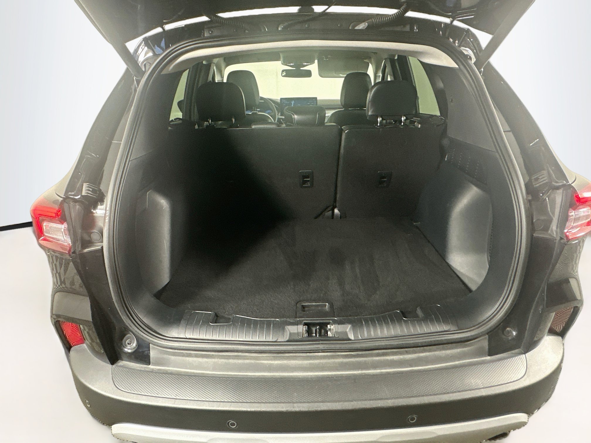 Used 2025 Ford Escape Platinum AWD/4WD image 29
