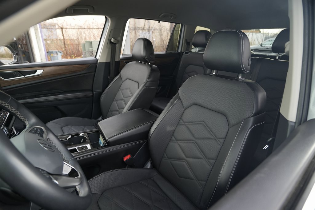 Used 2024 Volkswagen Atlas SE image 17