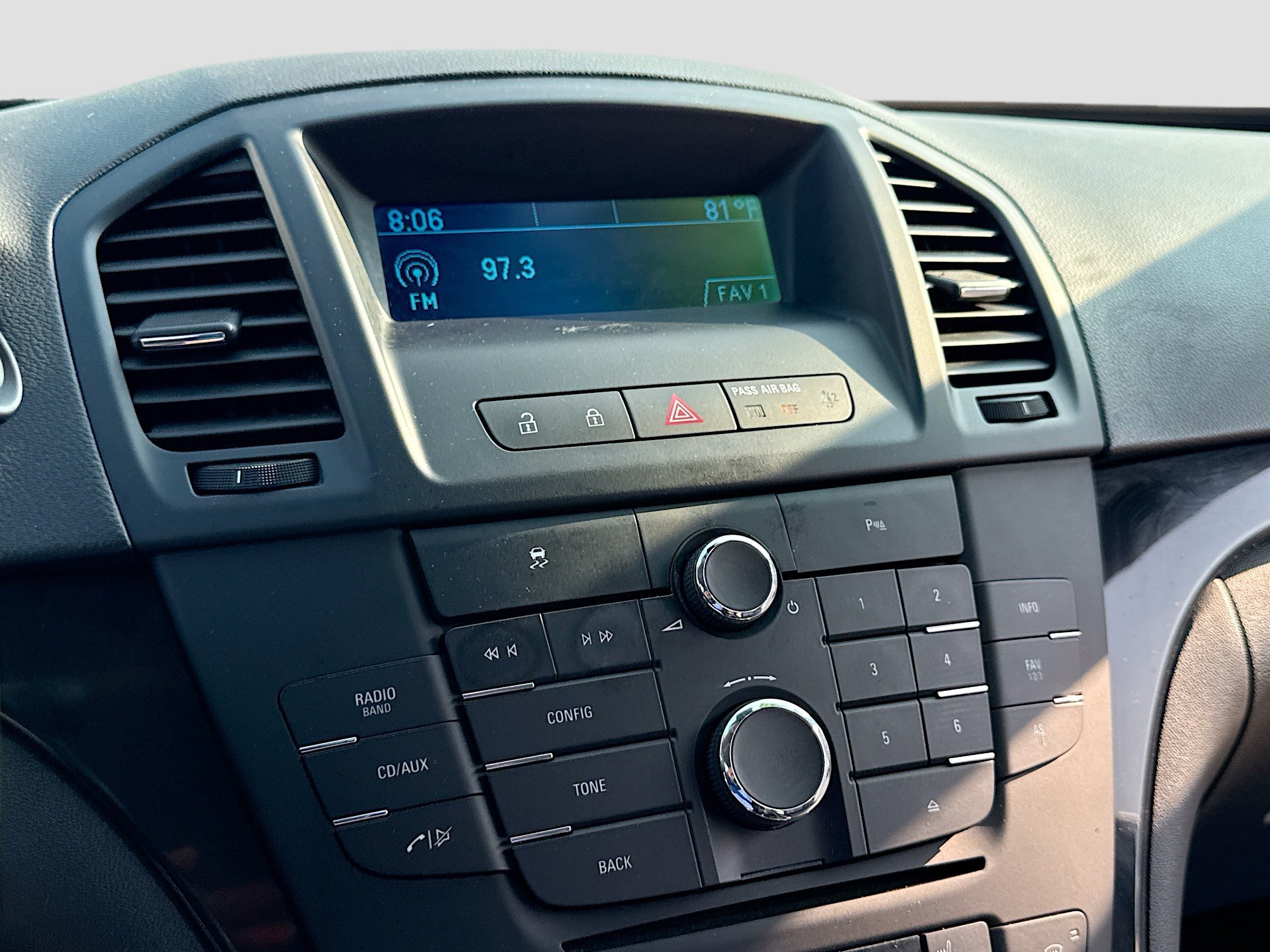 Used 2011 Buick Regal CXL w/ RL3 Preferred Equipment Group FWD image 8