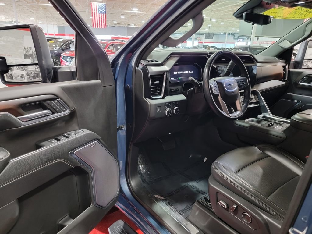 Used 2024 GMC Sierra 3500 Denali w/ Technology Package image 14