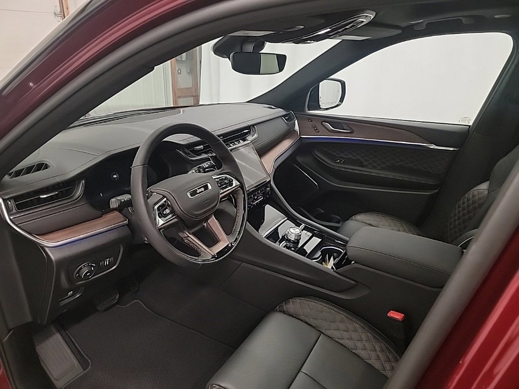 New 2025 Jeep Grand Cherokee L Summit image 13