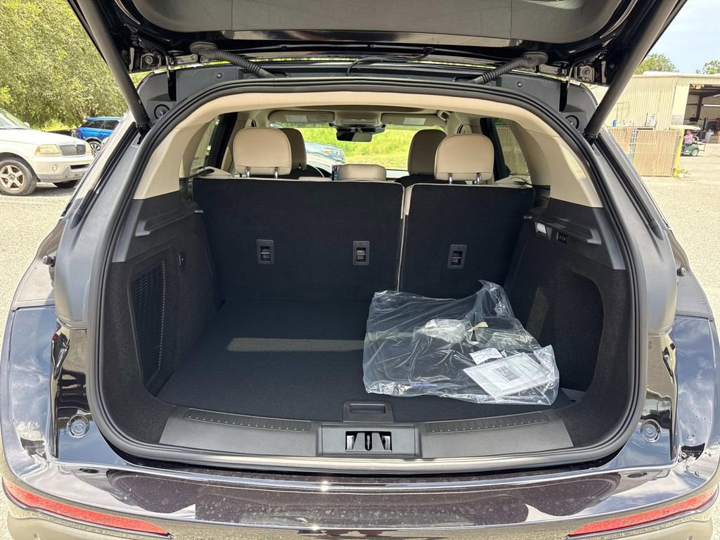 New 2025 Lincoln Corsair FWD w/ Equipment Group 101A image 11