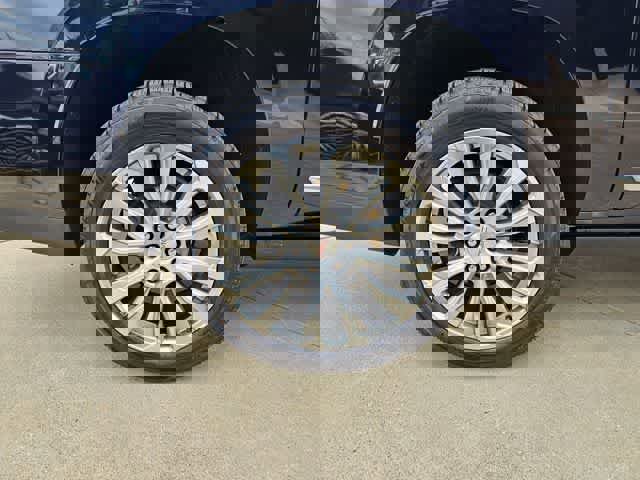 Used 2022 GMC Yukon XL Denali w/ Denali Premium Package image 13