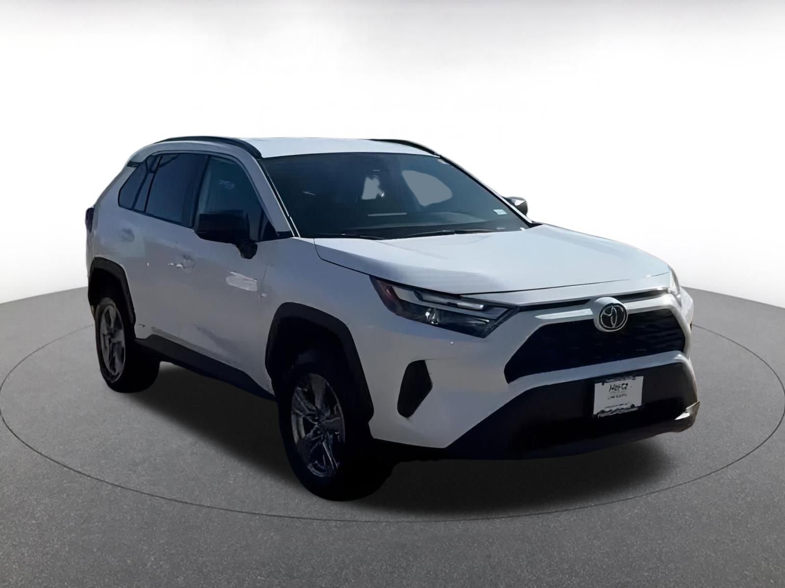 Used 2025 Toyota RAV4 LE video 2