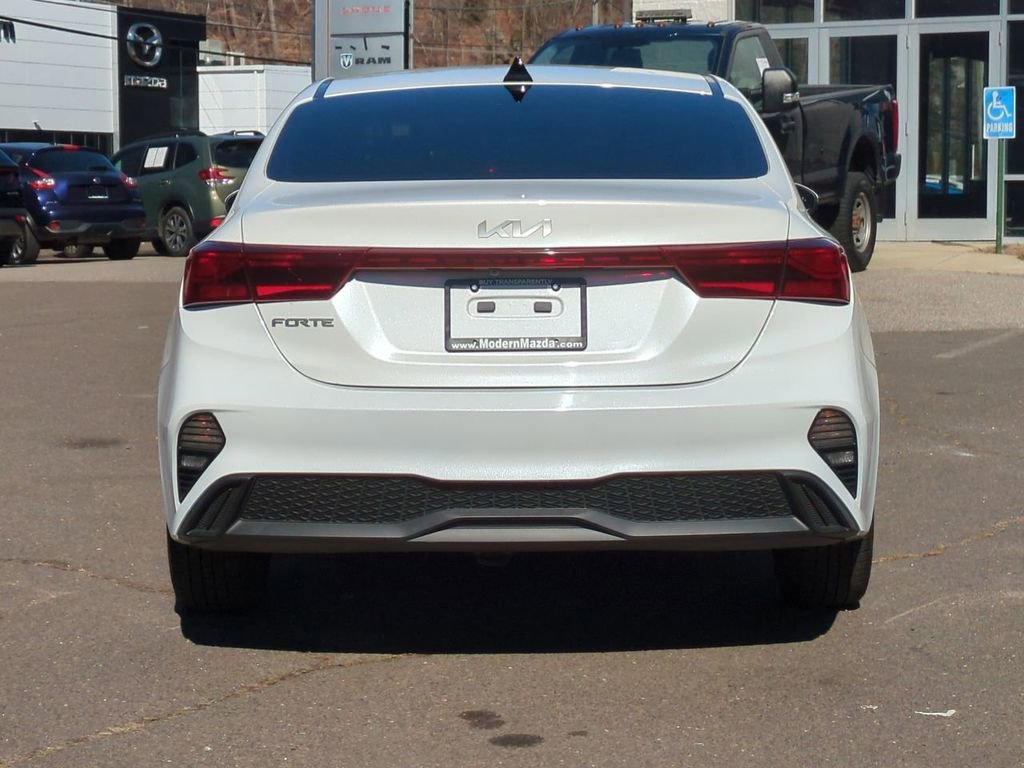 Used 2024 Kia Forte LXS w/ LXS Technology Package image 5