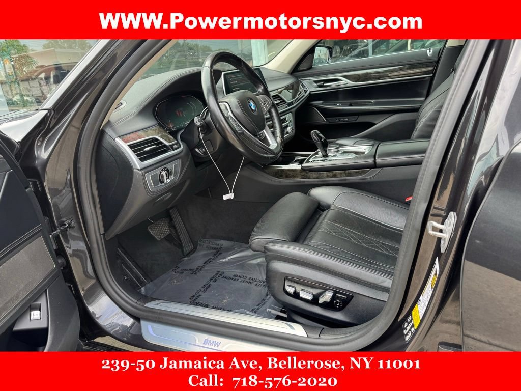 Used 2022 BMW 740i xDrive AWD/4WD image 31