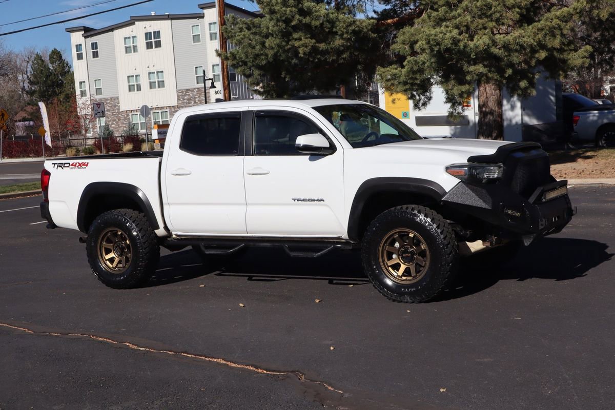 Used 2018 Toyota Tacoma TRD Off-Road AWD/4WD image 2