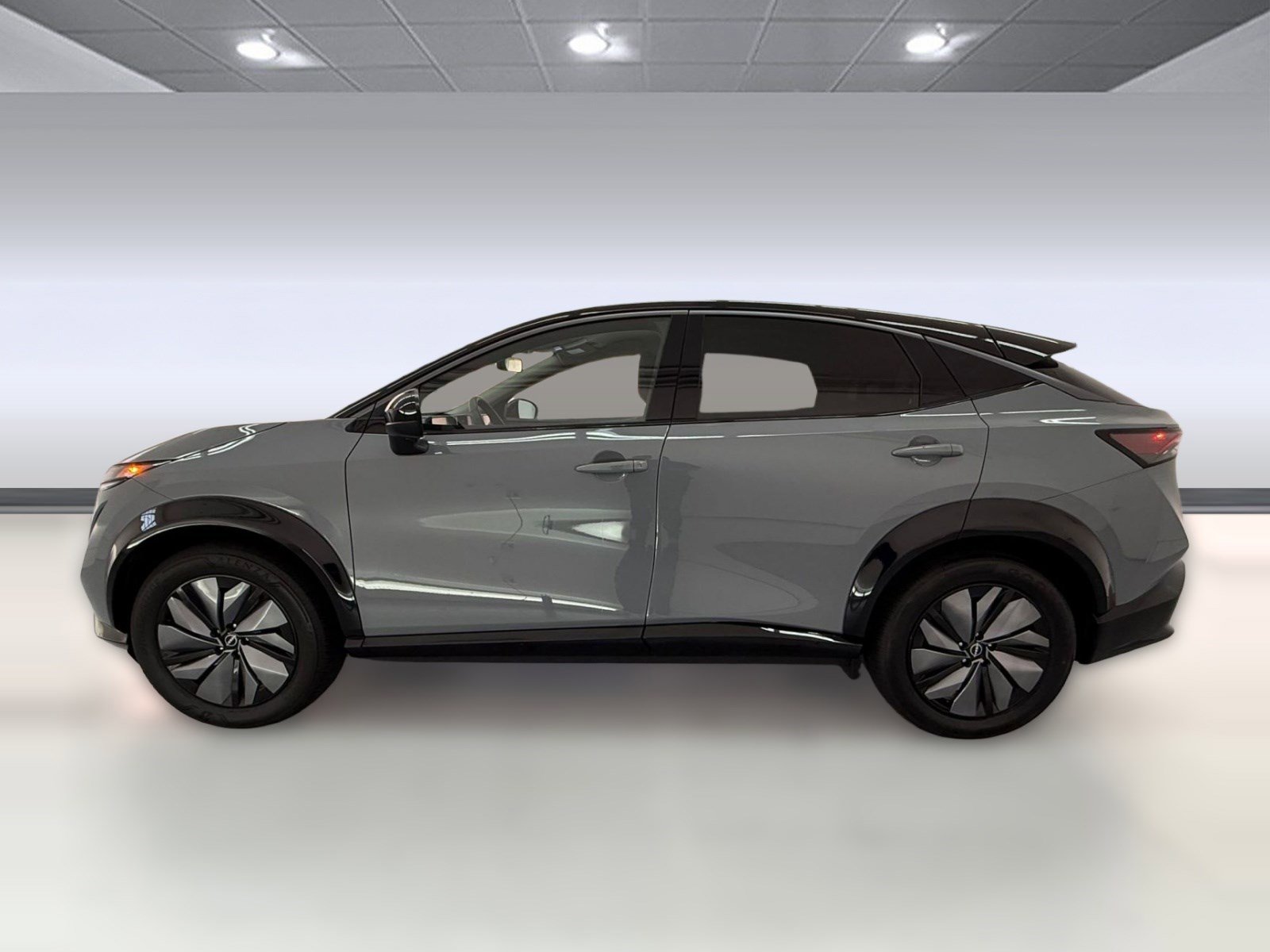 Used 2025 Nissan Ariya AWD image 2