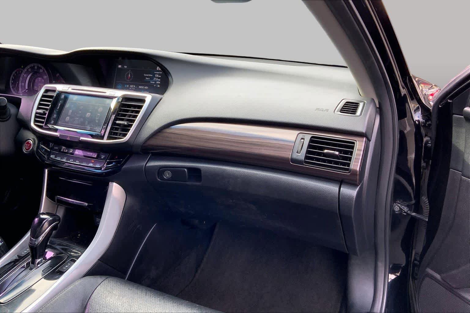 Used 2017 Honda Accord EX-L image 18