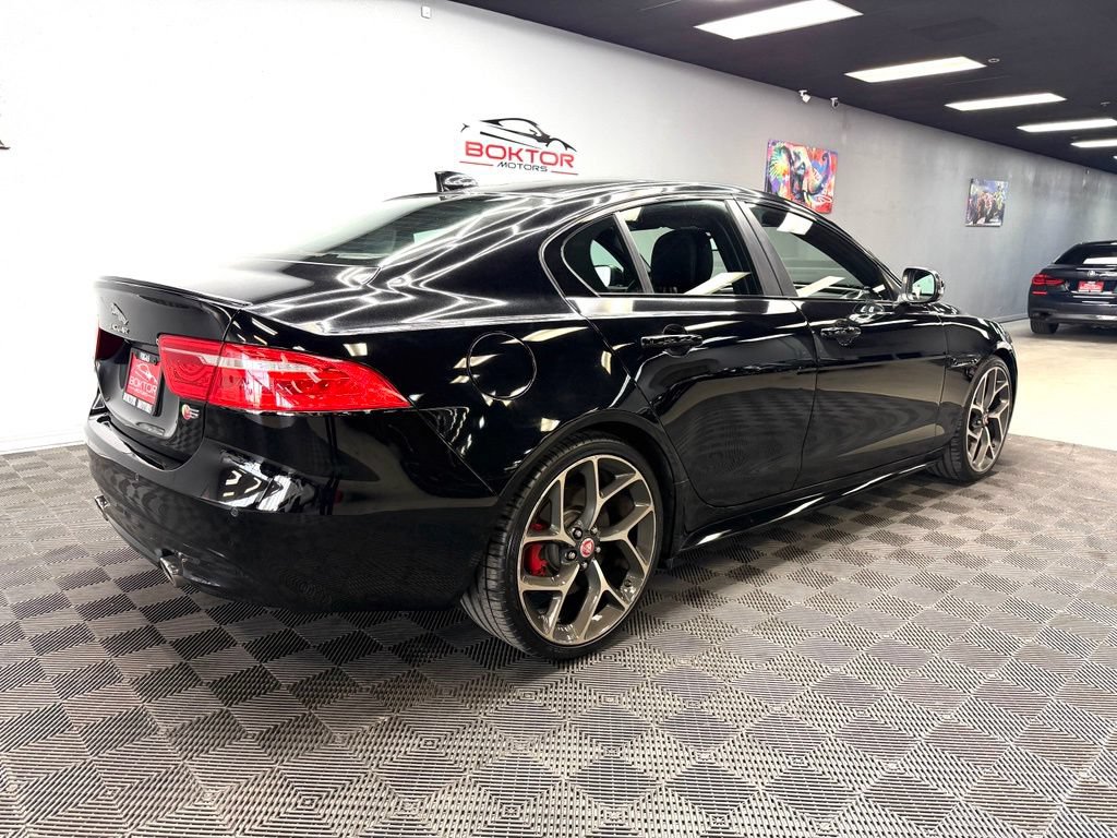 Used 2018 Jaguar XE S RWD image 15