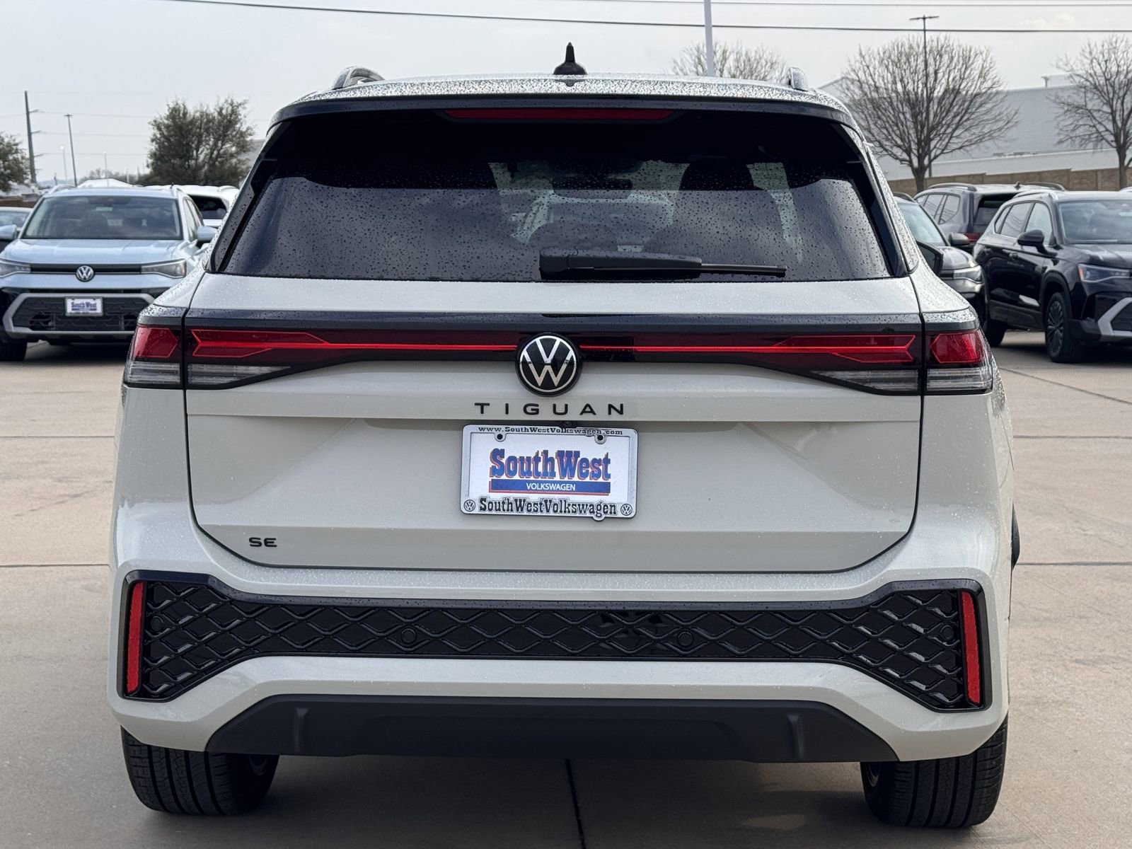 New 2026 Volkswagen Tiguan SE R-Line image 5