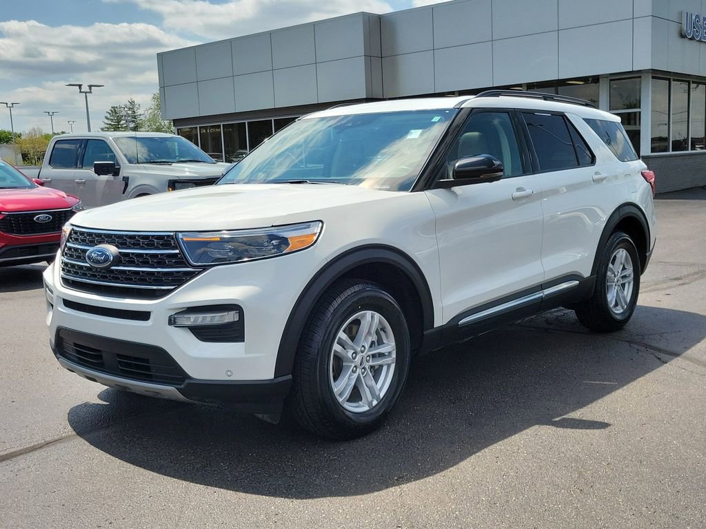 Certified 2023 Ford Explorer XLT w/ Equipment Group 202A AWD/4WD image 8