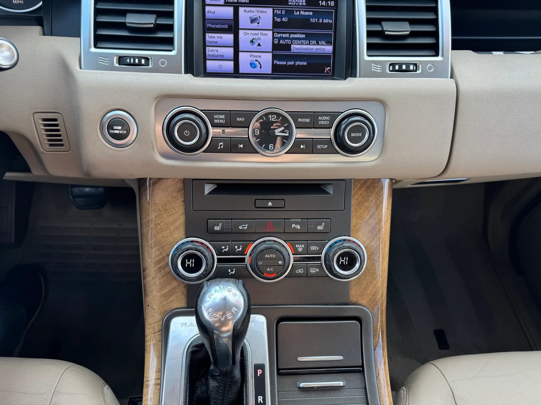 Used 2013 Land Rover Range Rover Sport HSE AWD/4WD image 15