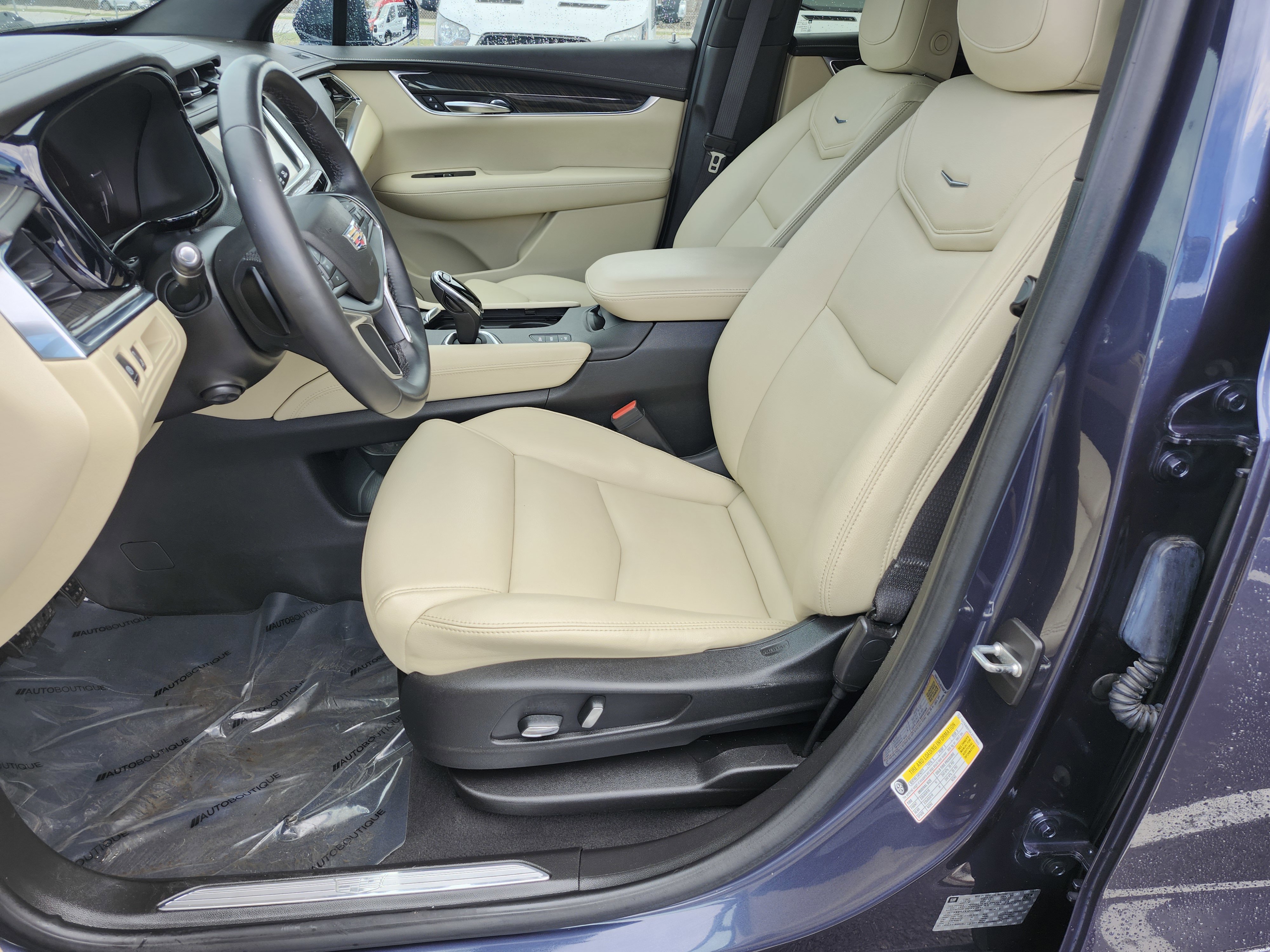 Used 2018 Cadillac XT5 AWD image 26