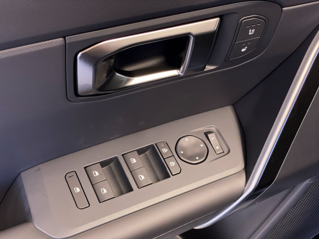 New 2027 Kia Seltos X-Line S w/ X-Line S Premium Package AWD/4WD image 18