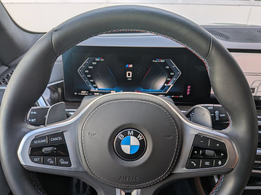 Used 2025 BMW X7 M60i AWD/4WD image 30
