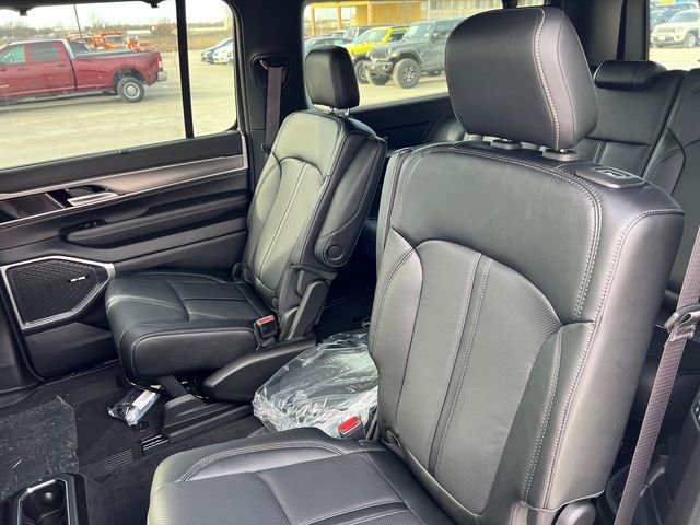 New 2024 Jeep Wagoneer L Series II w/ Convenience Group I image 17