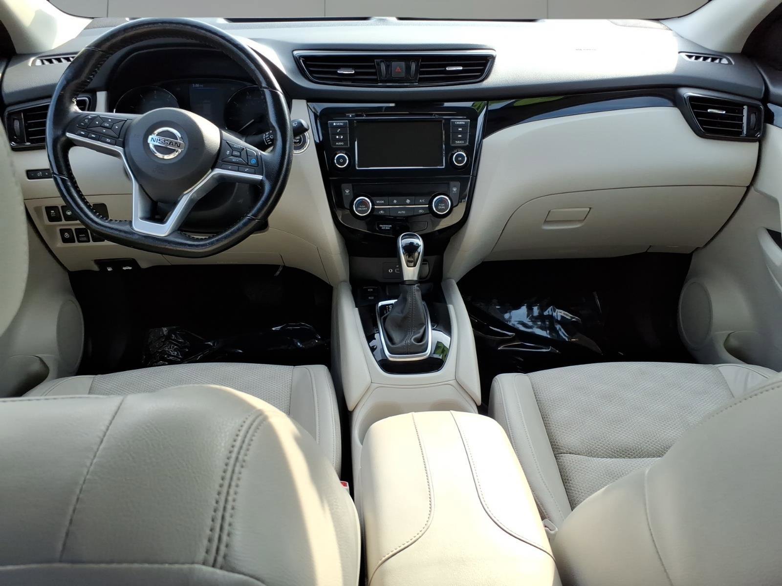 Used 2022 Nissan Rogue Sport SV w/ Technology Package AWD/4WD image 8