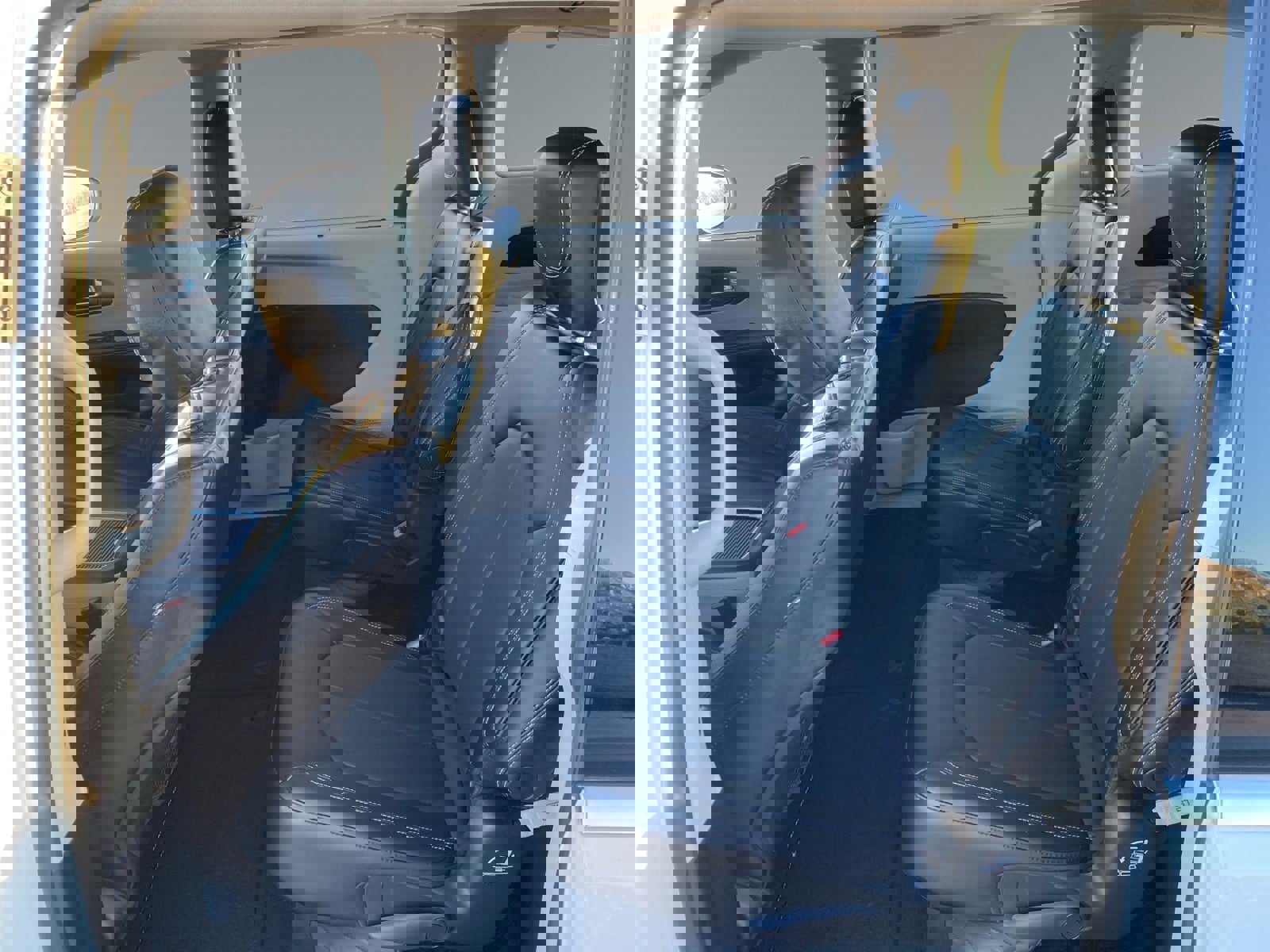 Used 2023 Chrysler Pacifica Touring-L image 13