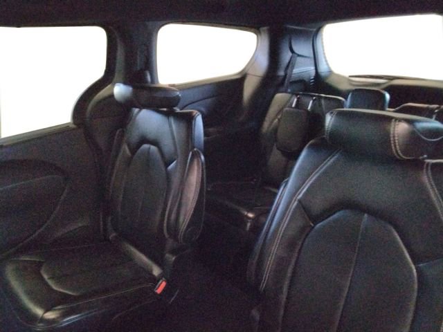 Used 2025 Chrysler Pacifica Select image 22