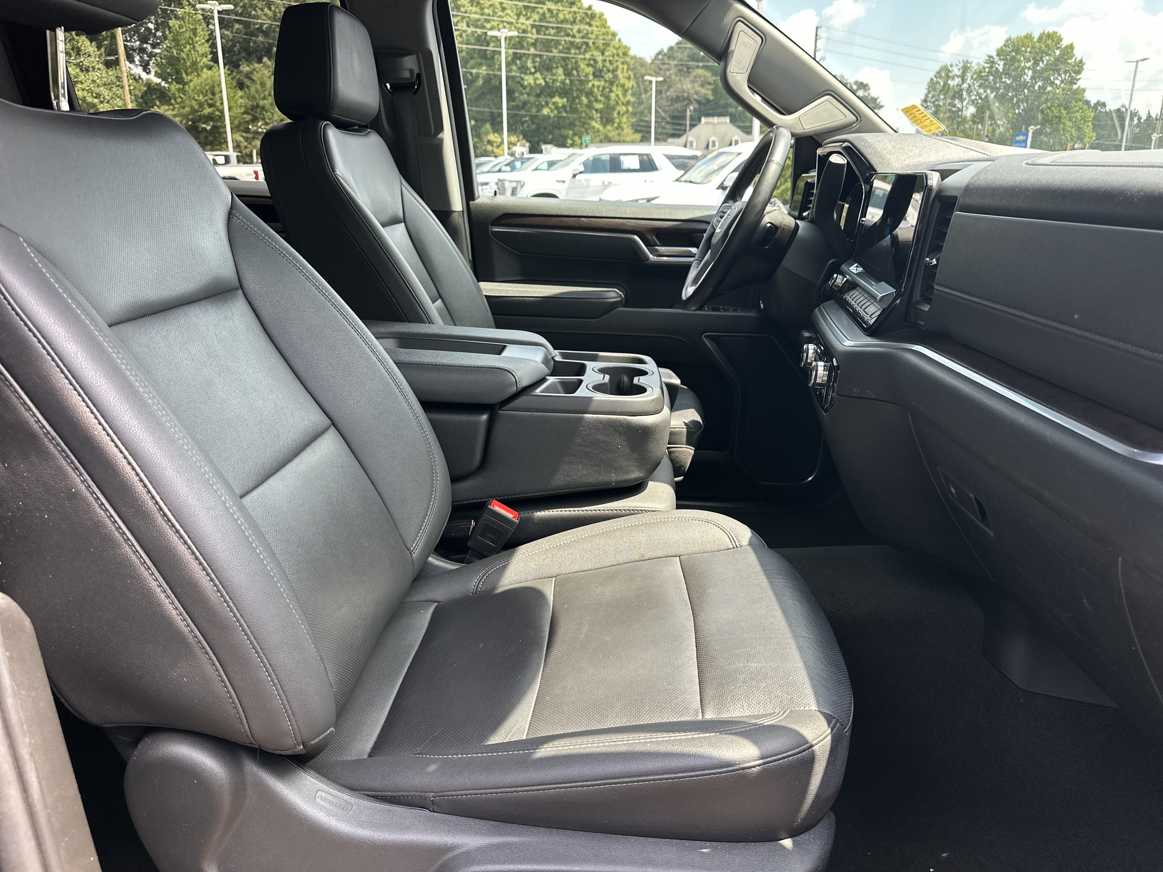 Used 2025 GMC Sierra 1500 SLT AWD/4WD image 14