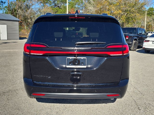 New 2026 Chrysler Pacifica Select w/ S Appearance Package FWD image 5