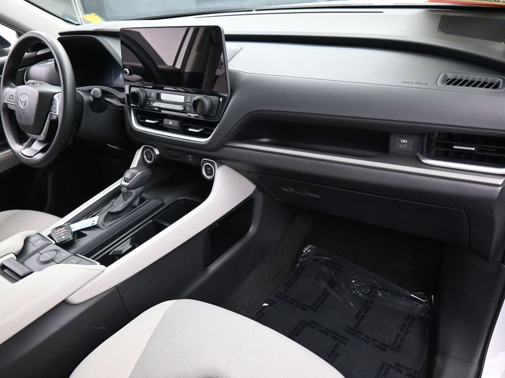 Used 2025 Toyota Grand Highlander FWD image 42