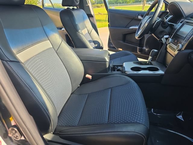 Used 2013 Toyota Camry SE FWD image 11