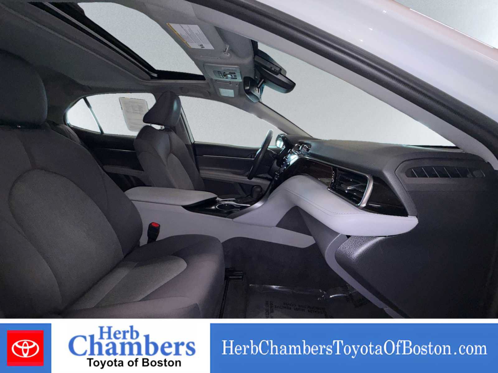 Used 2020 Toyota Camry LE w/ Sunroof Package FWD image 7