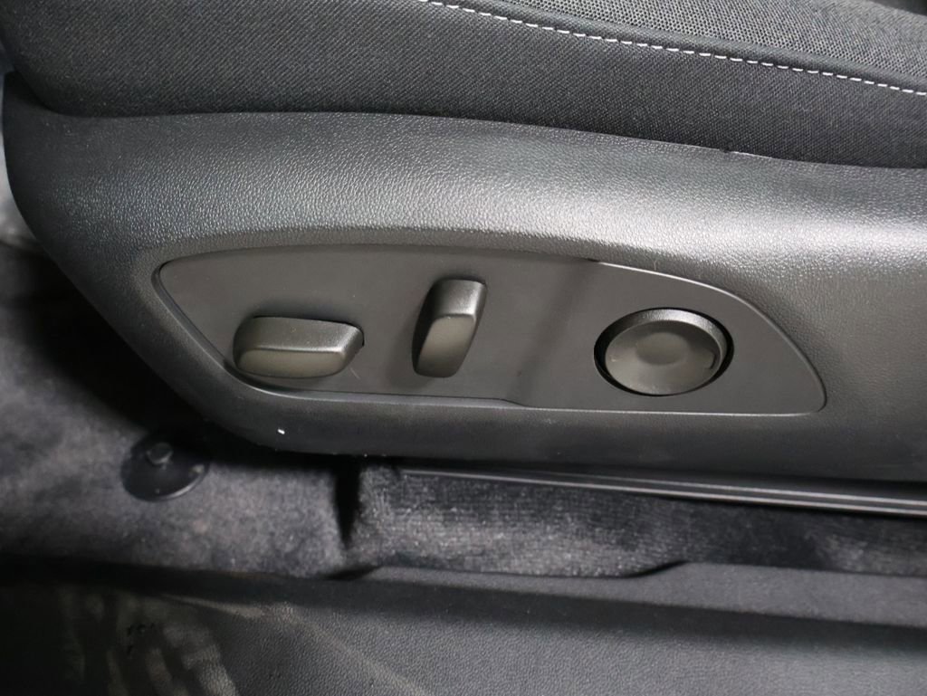 Used 2025 Honda Prologue EX image 12