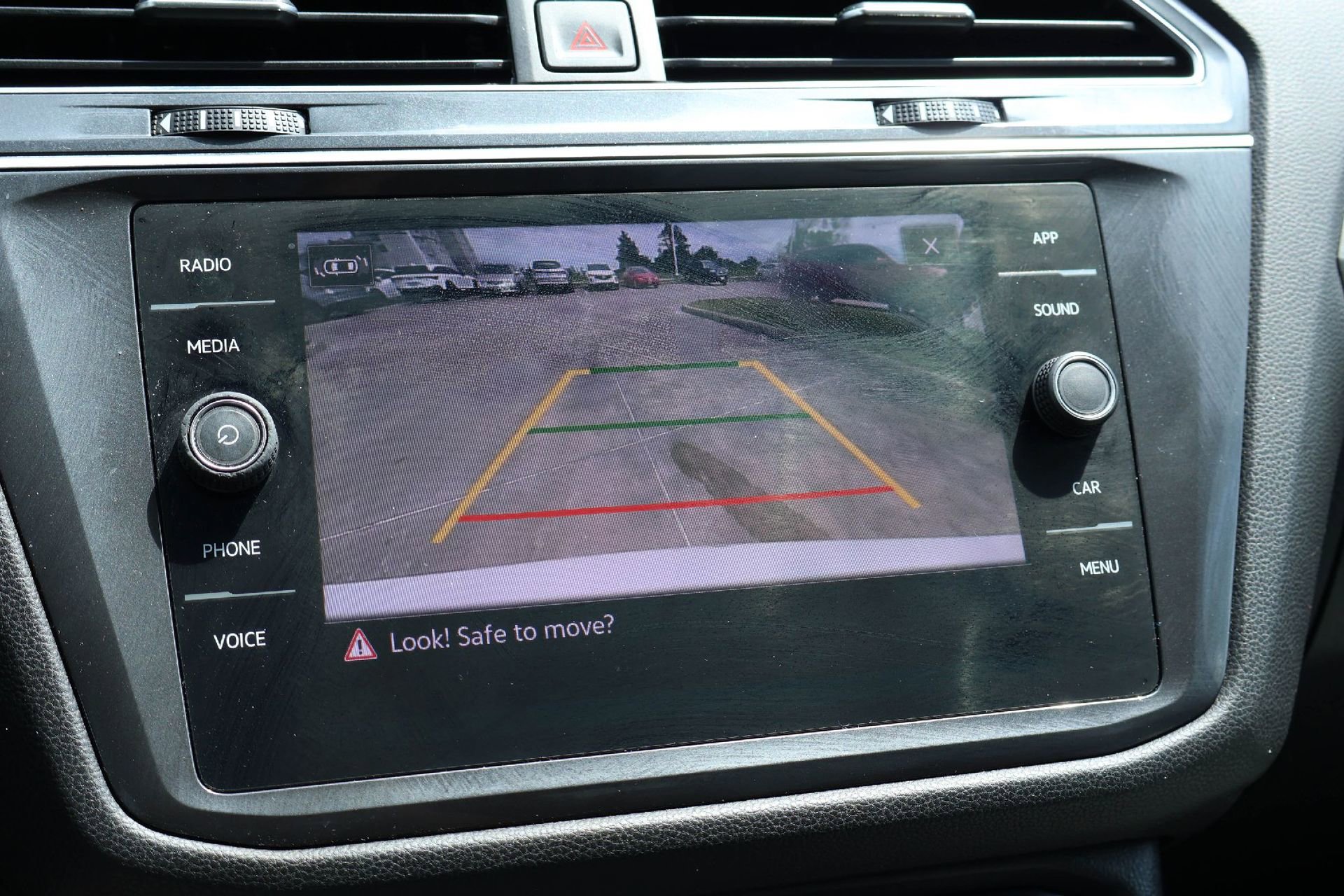Used 2021 Volkswagen Tiguan SE FWD image 27