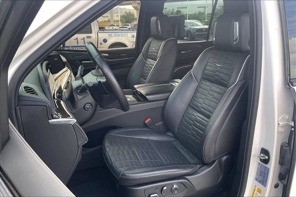 Used 2024 Cadillac Escalade Sport Platinum w/ LPO, ONYX Package AWD/4WD image 25