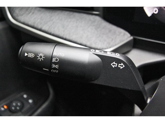 New 2027 Nissan Kicks SV w/ Cold Weather Package FWD image 17