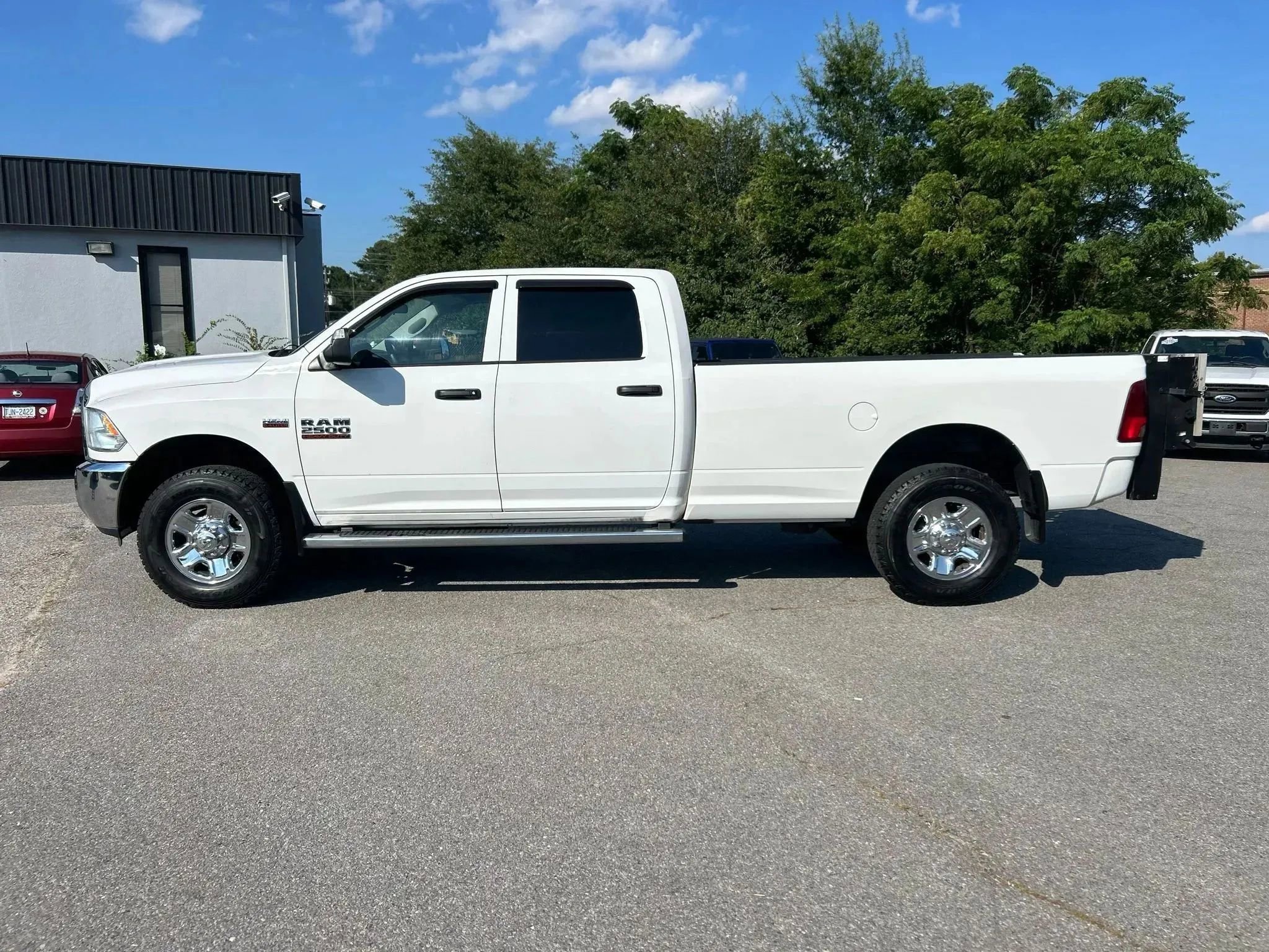 Used 2014 RAM 2500 Tradesman w/ Chrome Appearance Group image 11