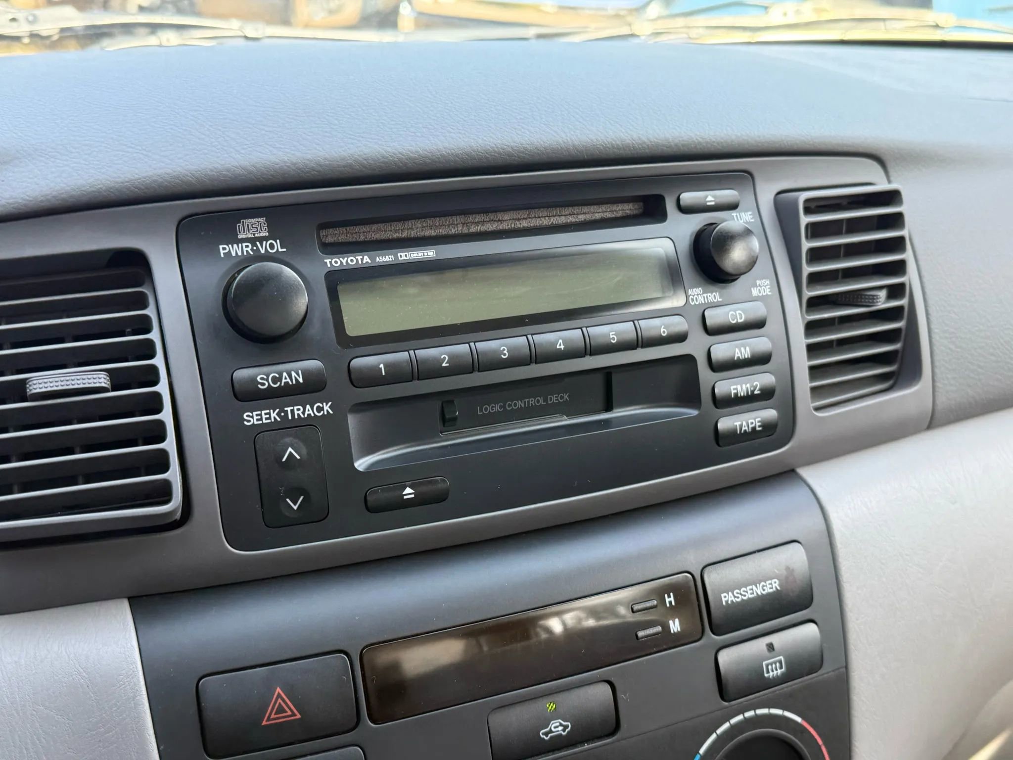 Used 2003 Toyota Corolla LE image 30