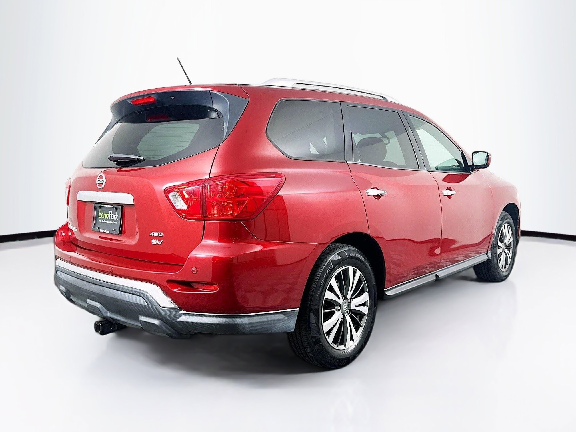 Used 2017 Nissan Pathfinder SV image 9
