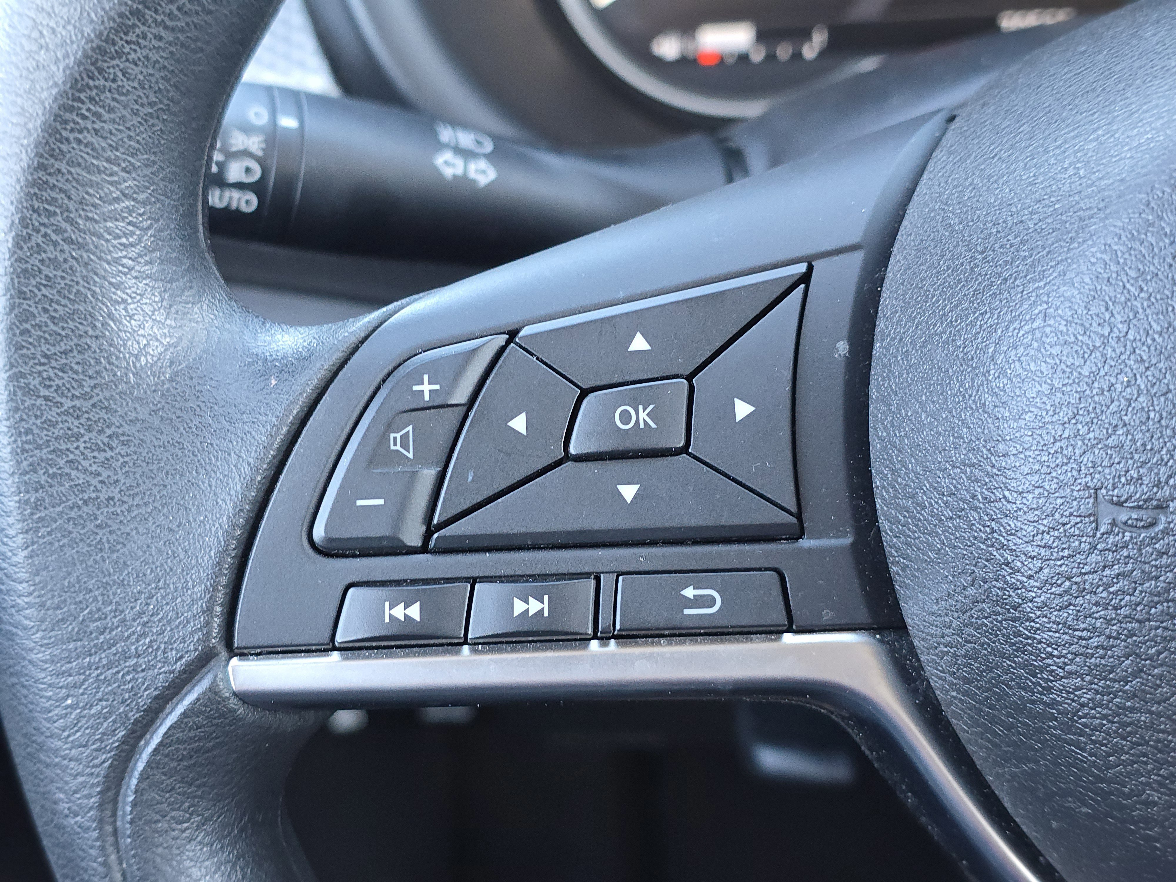 Used 2019 Nissan Kicks SV w/ Exterior Package image 17