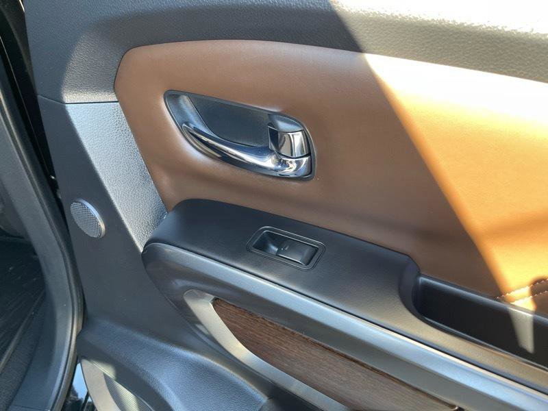 Used 2016 Nissan Titan Platinum Reserve image 45