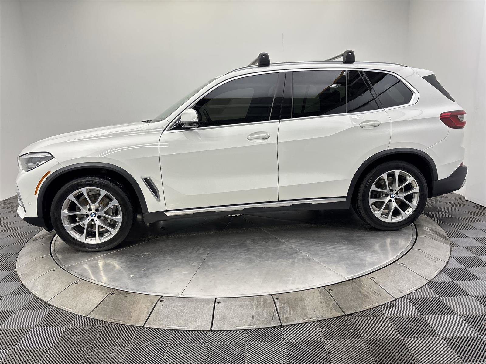 Used 2019 BMW X5 xDrive40i w/ Convenience Package image 16
