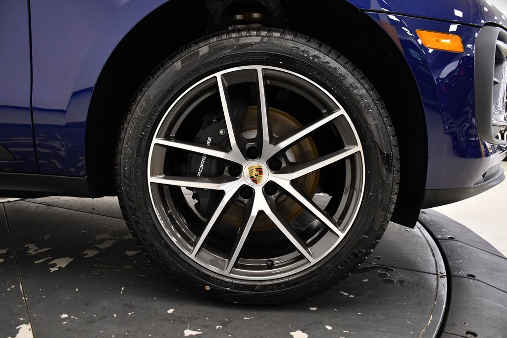 Certified 2025 Porsche Macan image 19