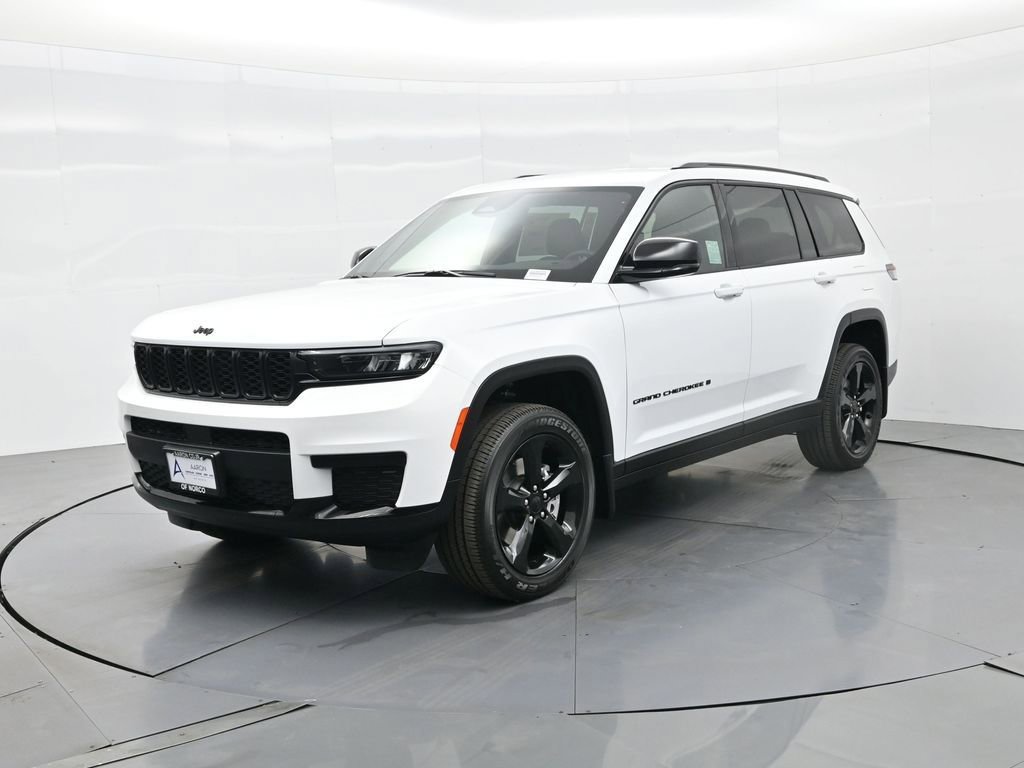 New 2025 Jeep Grand Cherokee L Altitude image 2