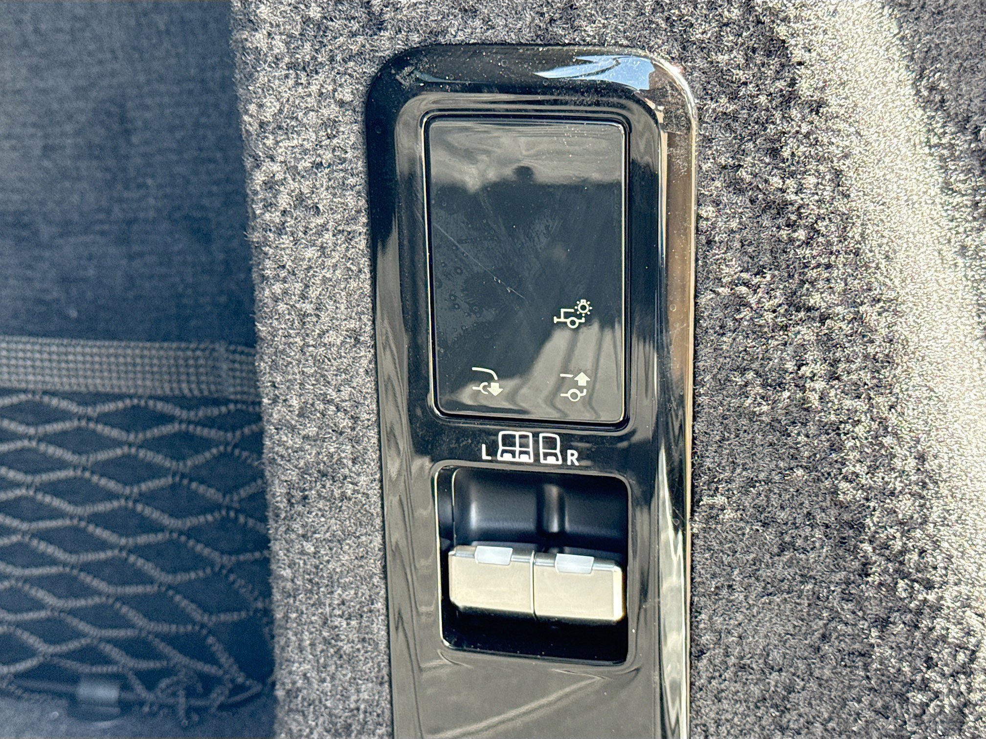 Used 2025 Land Rover Range Rover Sport Dynamic SE image 12