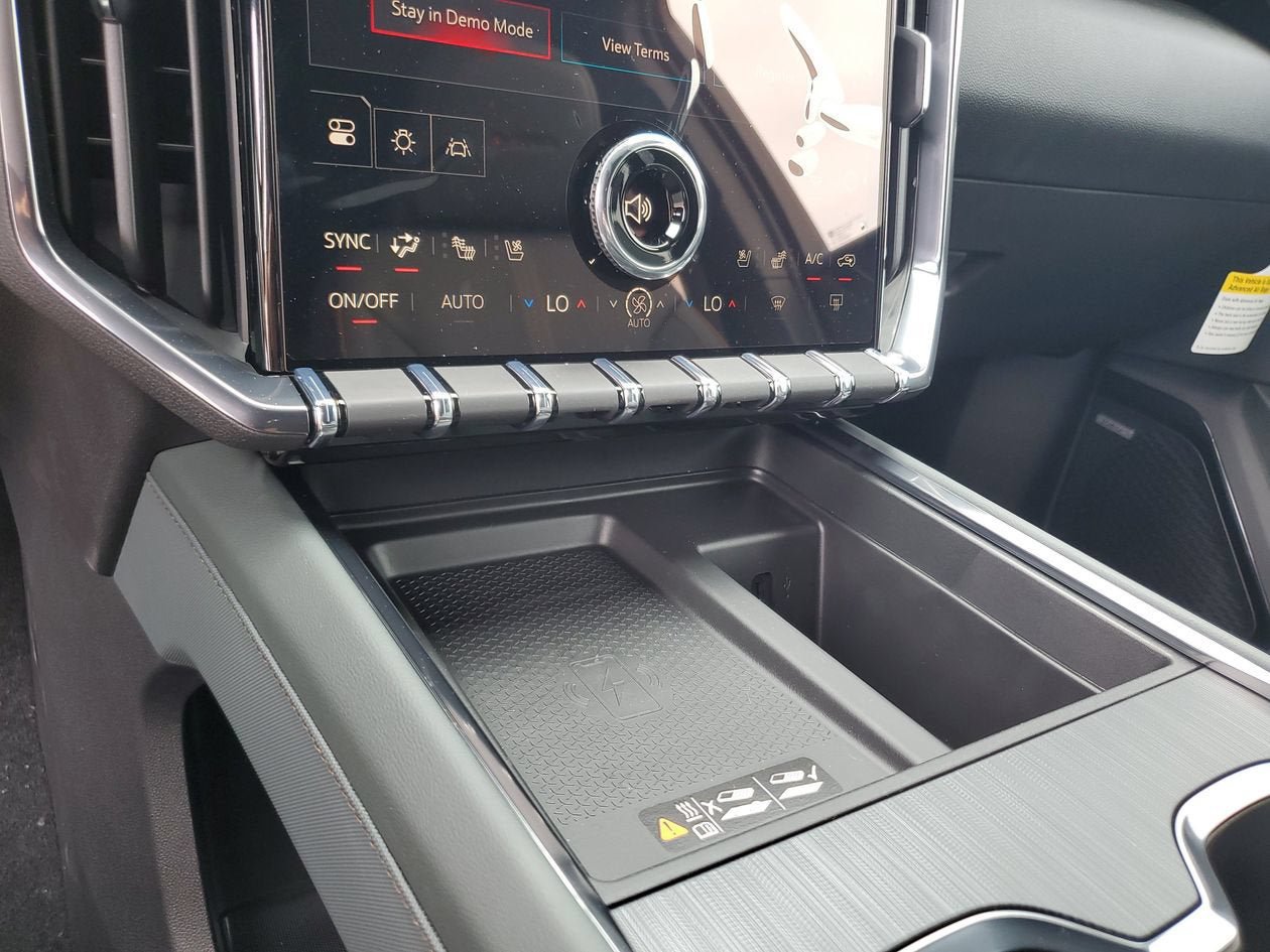 New 2026 GMC Acadia AT4 w/ Luxury Package AWD/4WD image 23