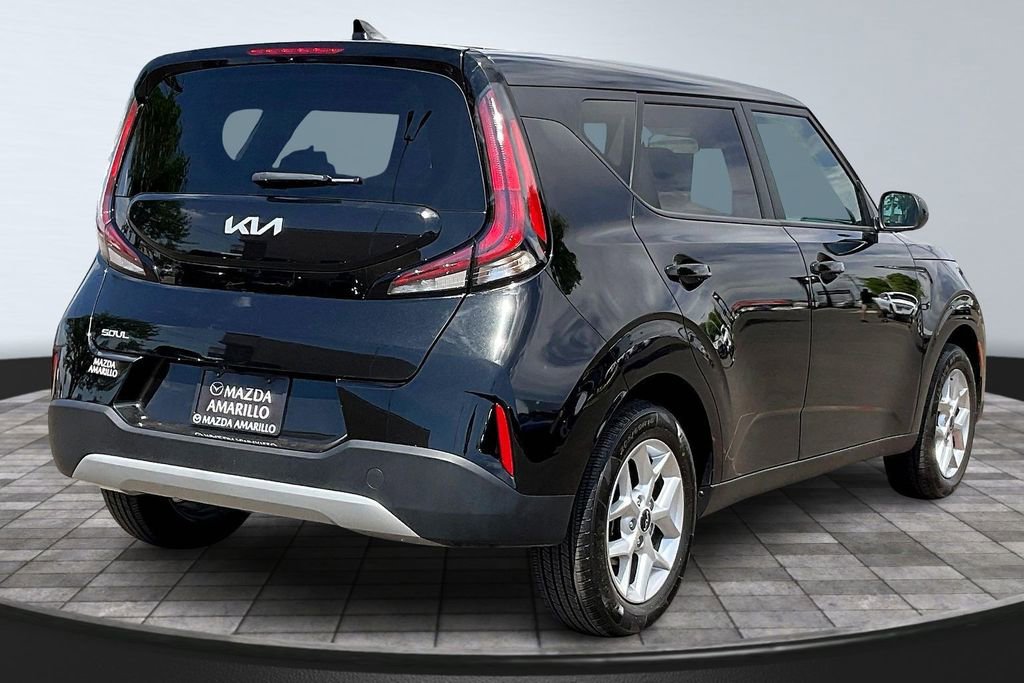 Used 2025 Kia Soul LX w/ LX Technology Package FWD image 7