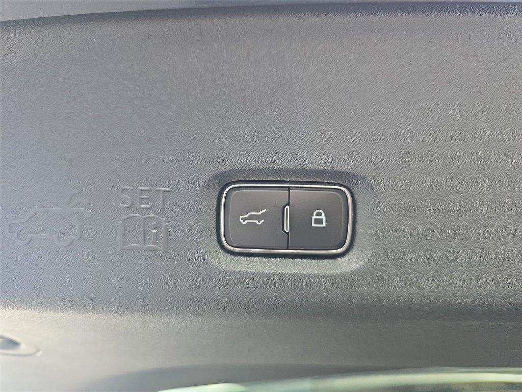 New 2026 Lincoln Navigator Premiere AWD/4WD image 11