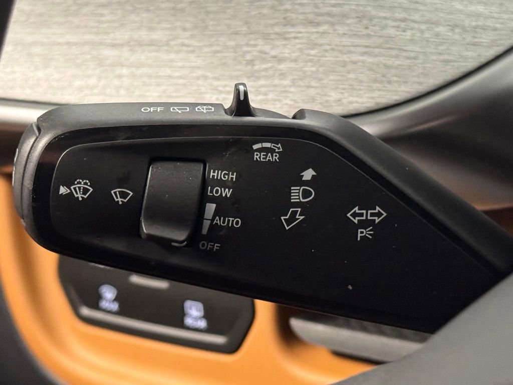 New 2025 Volkswagen ID. Buzz Pro S image 15